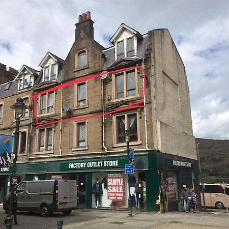Prime Location Rooms In High Street Fort William Esterno foto