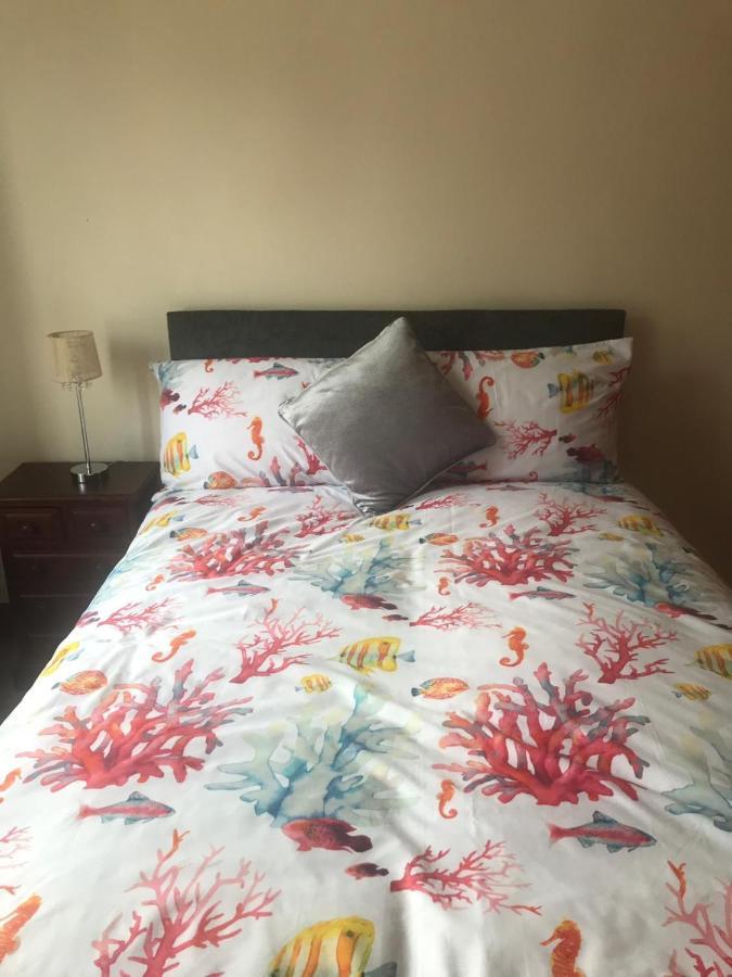 Prime Location Rooms In High Street Fort William Esterno foto