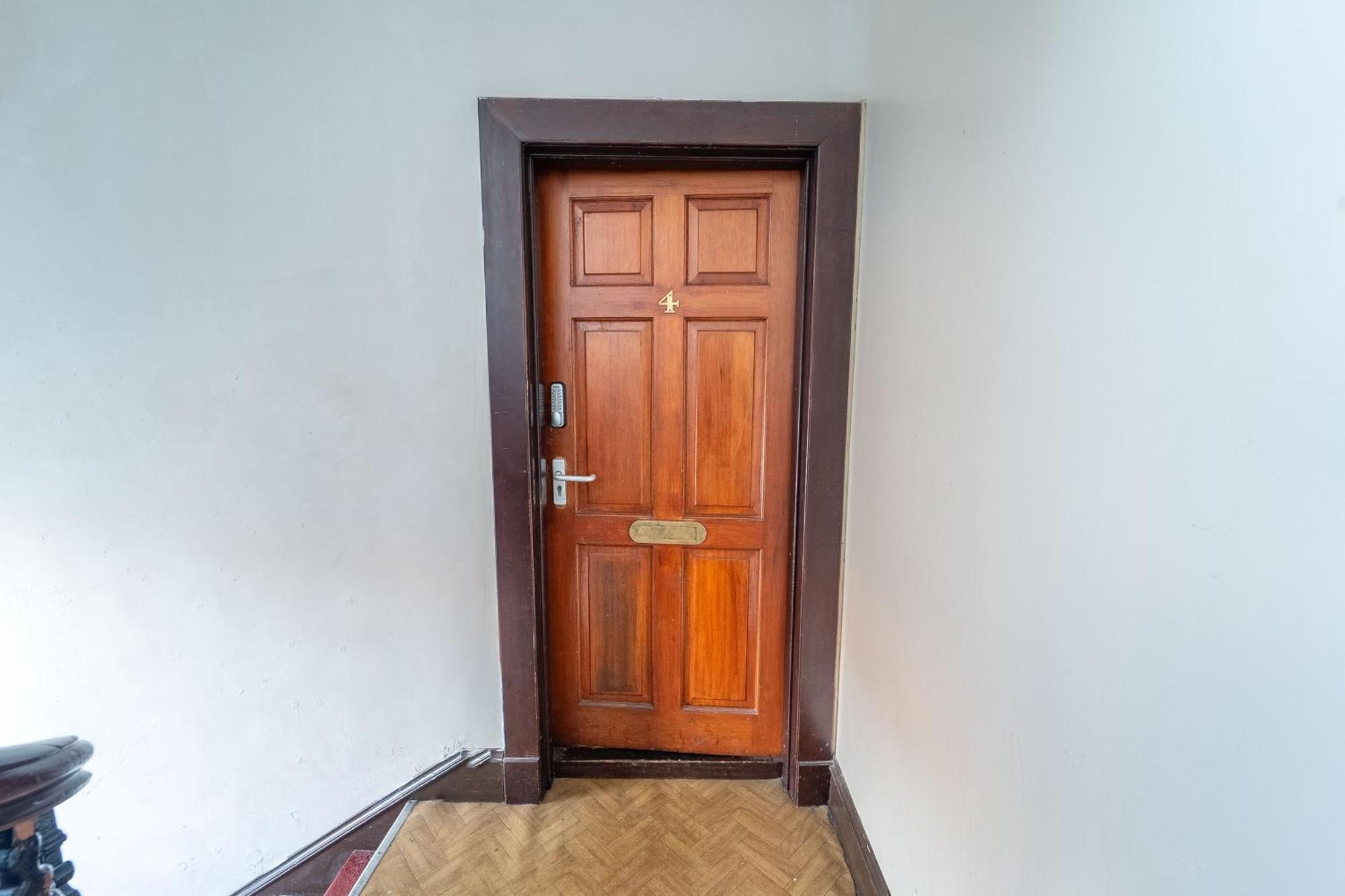 Prime Location Rooms In High Street Fort William Esterno foto