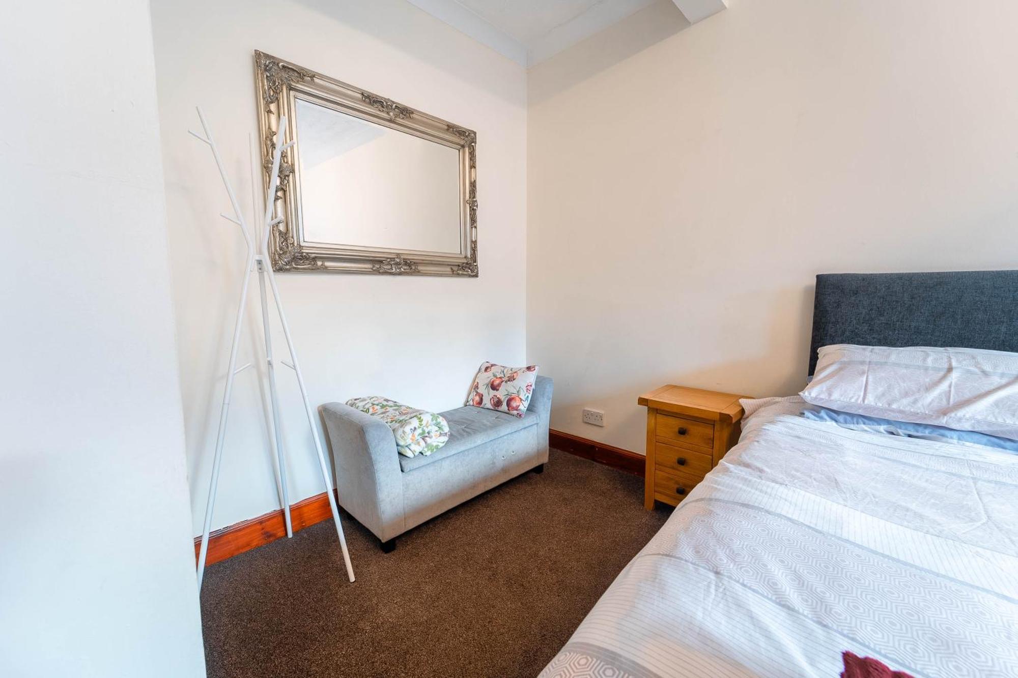 Prime Location Rooms In High Street Fort William Esterno foto