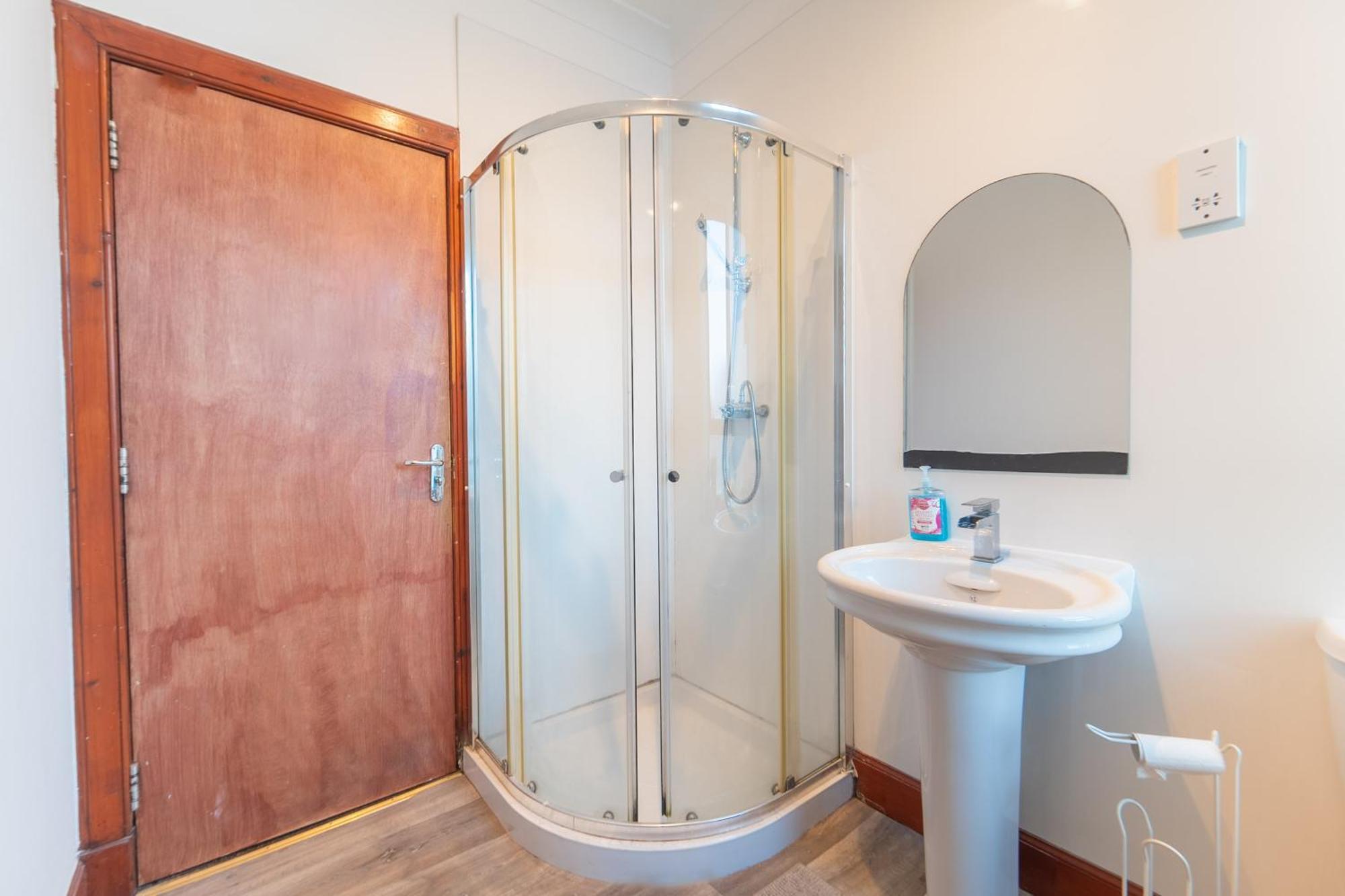 Prime Location Rooms In High Street Fort William Esterno foto