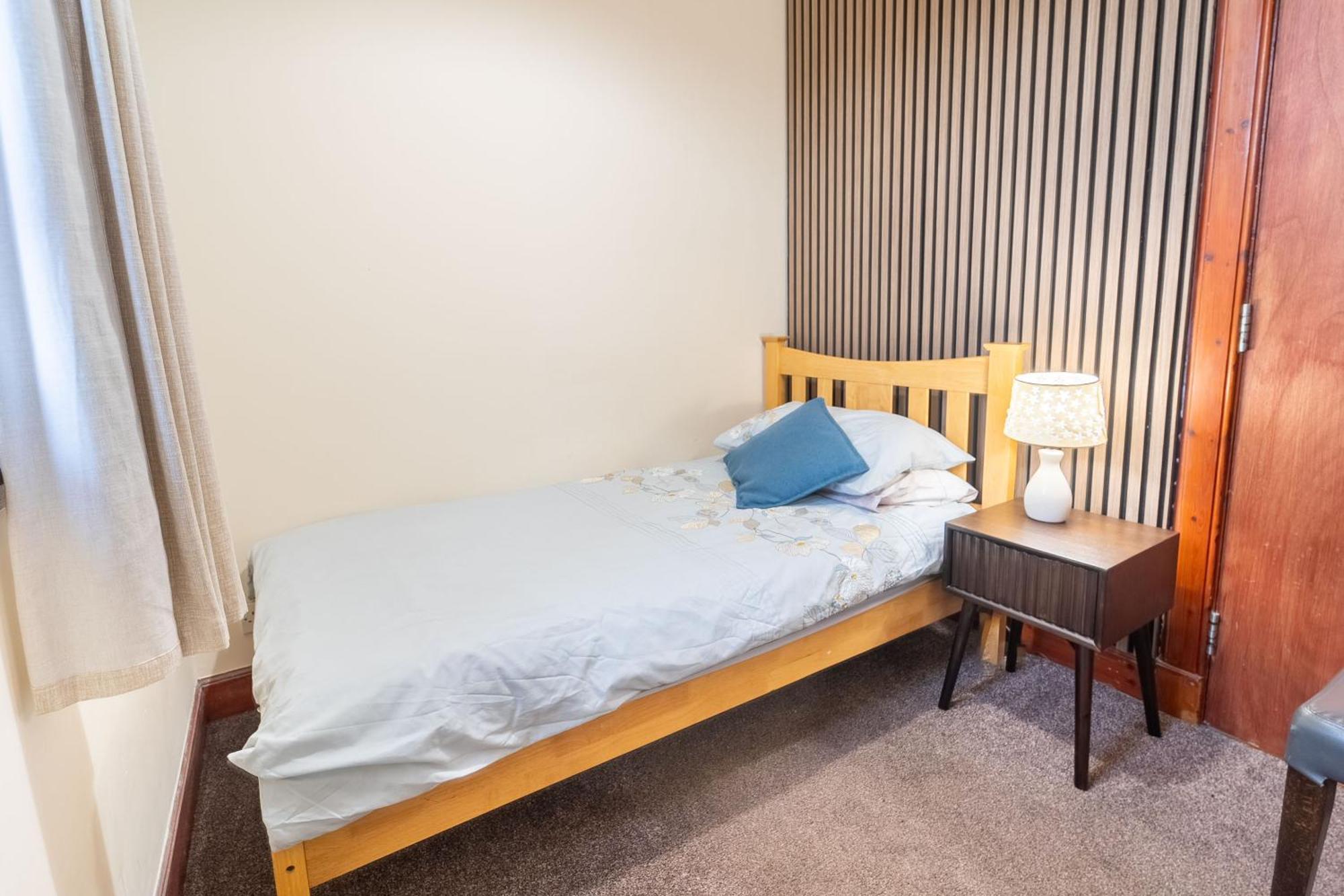 Prime Location Rooms In High Street Fort William Esterno foto