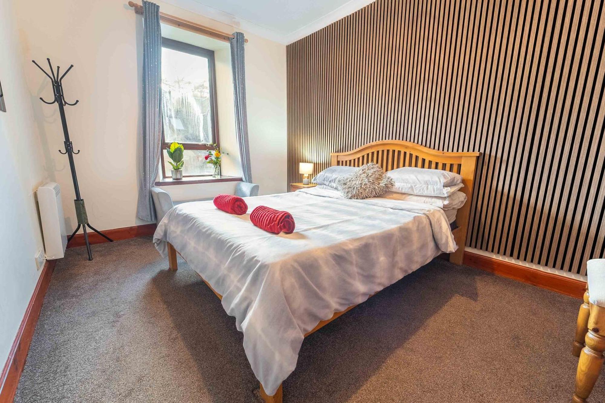 Prime Location Rooms In High Street Fort William Esterno foto