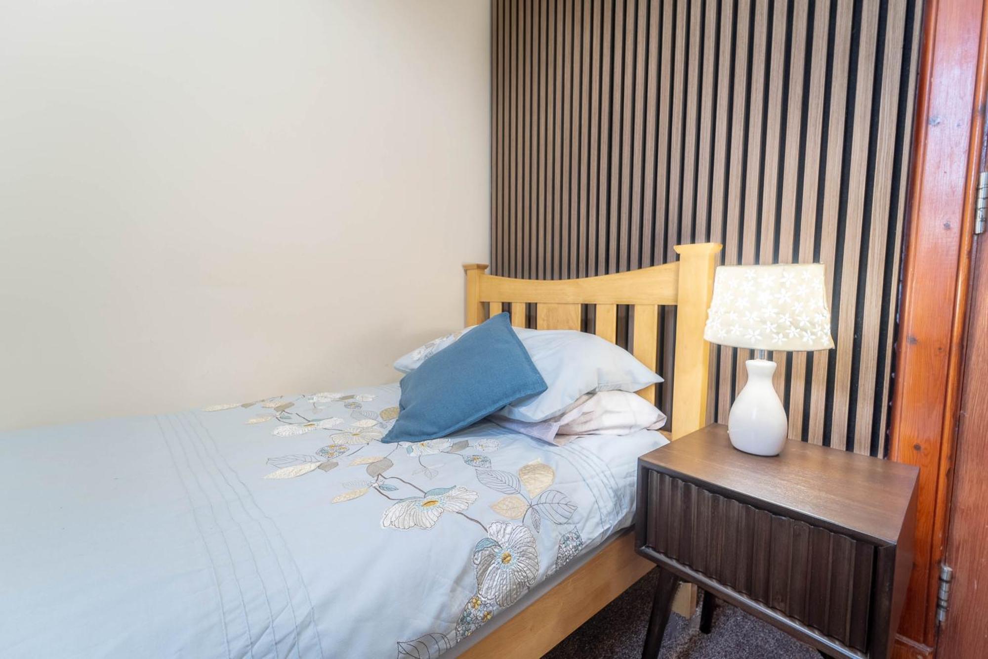 Prime Location Rooms In High Street Fort William Esterno foto